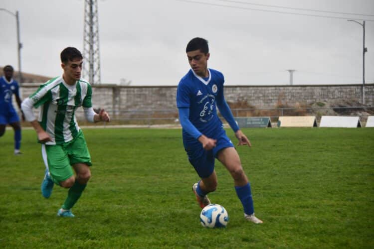 Imagen del encuentro jugado por el Cantimpalos en Santa Clara frente al Cuéllar Santa Teresa./ DARÍO CACHORRO