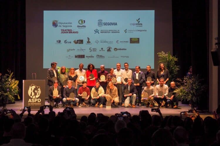La Gala del Deporte se celebrará el 6 de febrero en el Teatro Juan Bravo 1 Foto de familia de los premiados en la pasada edición de la Gala del Deporte. / HÉCTOR CRIADO