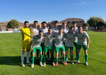 Los jugadores del Turégano antes de un encuentro de la presente temporada./TURÉGANO CF
