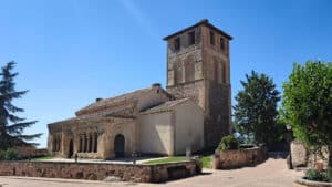 Iglesia de San Miguel Arcángel en Sotosalbos.