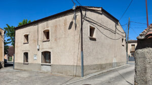 Basardilla cuenta actualmente con 135 vecinos.