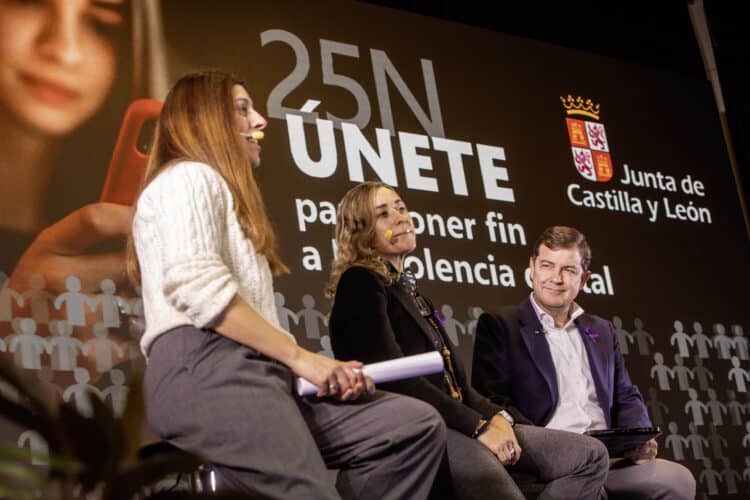 Mañueco pide tolerancia cero a los jóvenes con la violencia machista 1 Acto por el Día para la Eliminación de la Violencia contra la Mujer. / Rmestudios