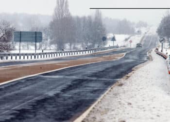 El gobierno autonómico presenta su plan de vialidad invernal, vigente hasta el 30 de abril de 2026. / Concha Ortega