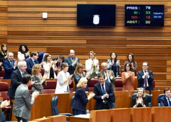 El Consejero de Economía durante el Pleno sobre el techo de gasto en las Cortes. / Miriam Chacón