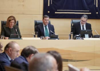 El Consejero de Economía presenta el proyecto de presupuestos con respecto a su departamento. / Rubén Cacho