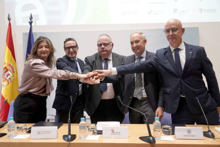 Sanidad y las universidades inician la Estrategia de Terapias Avanzadas 1 Firma del convenio entre el Consejero de Sanidad y los rectores de las universidades de Burgos, León, Salamanca y Valladolid. / Rubén Cacho