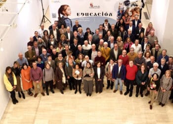 La Consejera de Educación preside la entrega de diplomas a los educadores voluntarios. / Miriam Chacón