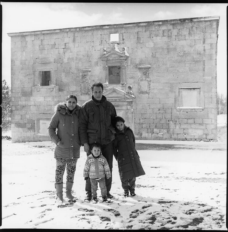 Su proyecto “Menos de treinta” alude al número de vecinos de los pueblos que inmortaliza.