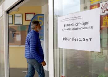 Se prevén 320 plazas al Cuerpo de Maestros, 818, al de Secundaria y otros cuerpos, y 1.000 para el de Catedráticos de Enseñanza Secundaria. / Leticia Pérez