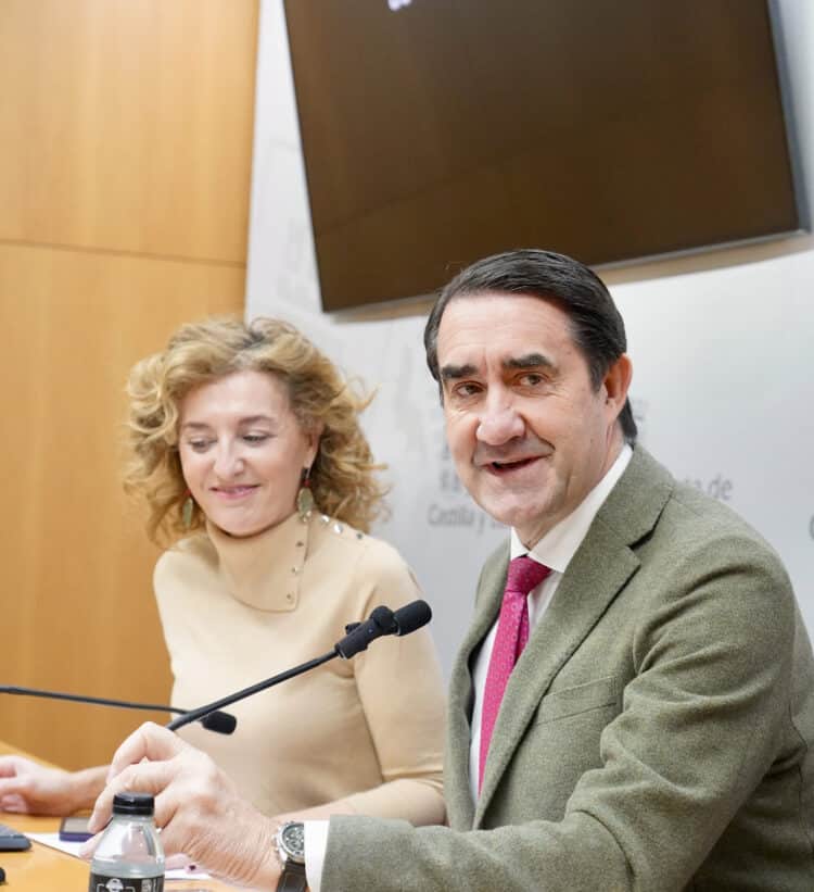 Suárez-Quiñones presenta la resolución de ayudas de 2024. / Miriam Chacón