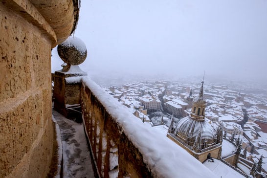 La liturgia y la piedad en la Catedral de Segovia (1945-2025) (III) 1 Base de la media naranja, y balaustrada de la torre de la Catedral.