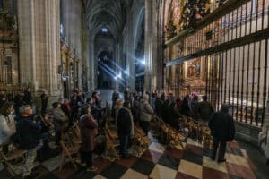 La liturgia y la piedad en la Catedral de Segovia (1945-2025) (III) 5 Misa de feligresía por San Andrés en la capilla del Cristo Yacente.