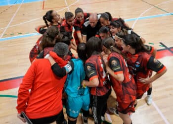 La plantilla del Segosala antes del encuentro copero ante el Les Corts./HÉCTOR CRIADO