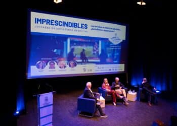 Un instante durante el encuentro en la Sala Julio Michel./HÉCTOR CRIADO