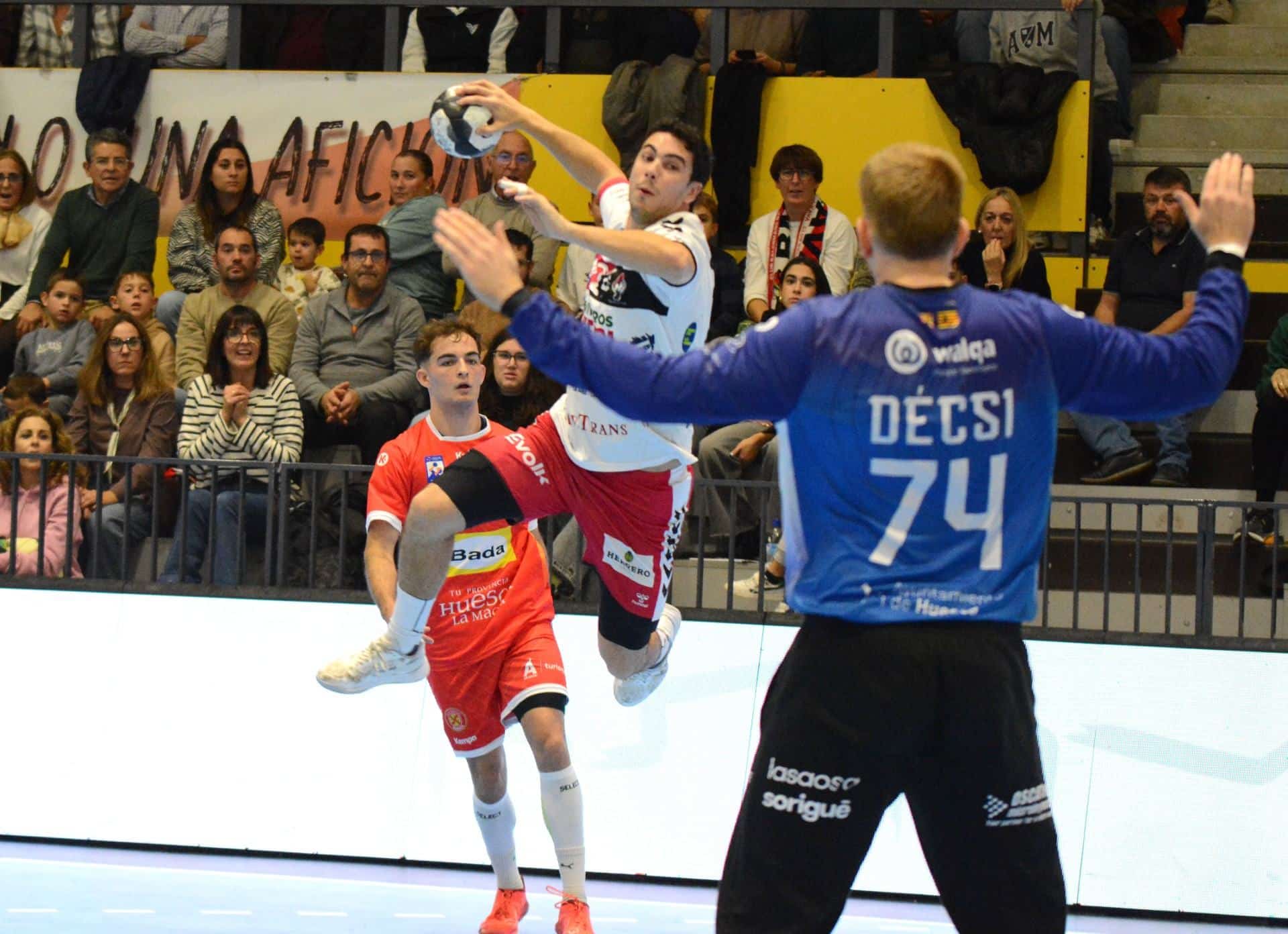 El BM Nava acaba con su crisis (41-33) 3 26 3w