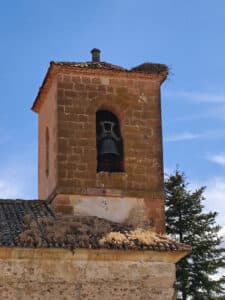 En la cara oeste de Peñalara (I) 8 El torreón campanario de la iglesia de Nuestra Señora de la Asunción.