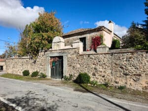 El gentilicio de los vecinos de Cabanillas es cabanillenses.