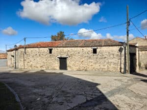 Cabanillas del Monte tiene unos 54 habitantes.