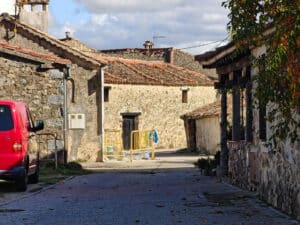 Cabanillas del Monte es una de las localidades que forman parte del ayuntamiento de Torrecaballeros.