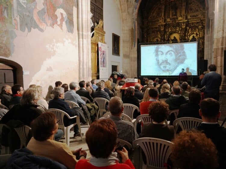 Éxito de asistencia en el arranque de la Semana Internacional de Cine 1 El acto inaugural se llenó de asistentes. /AYUNTAMIENTO DE CUÉLLAR