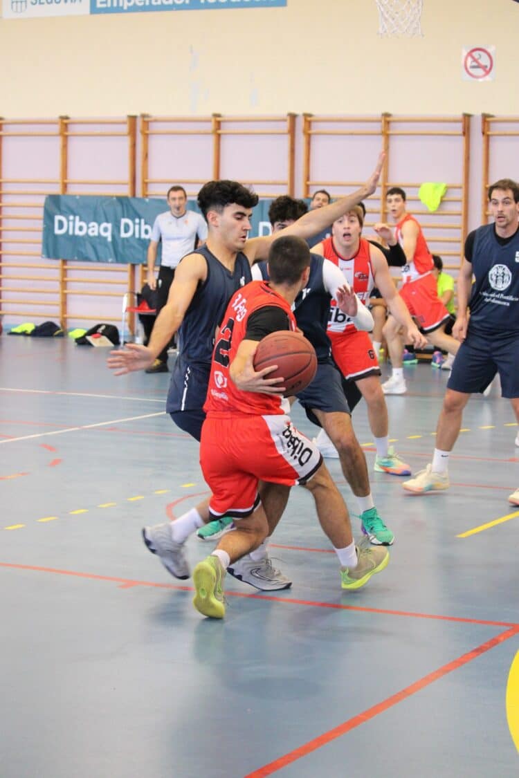 Un instante de partido del Dibaq CD Base en el presente curso./CD BASE