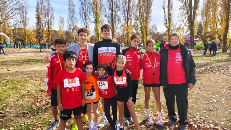 Atletas del CAS y Venta Magullo en Ávila./CAS