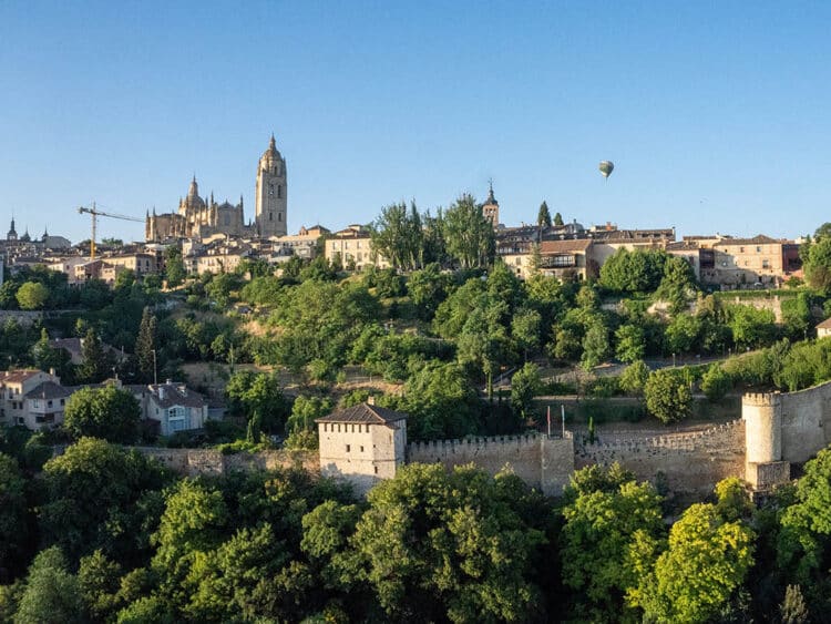 Recinto amurallado de Segovia. / HÉCTOR CRIADO