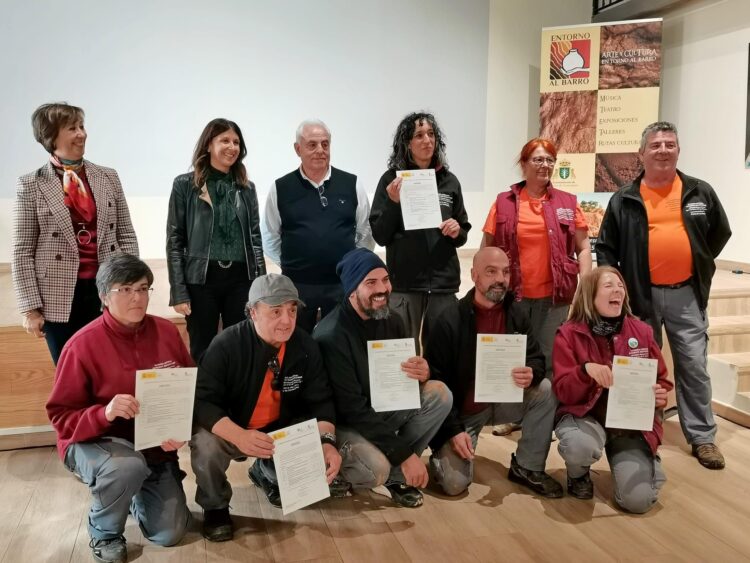 La Junta fomenta la alfarería tradicional mediante programas mixtos de formación y empleo 1 Clausura del programa en Fresno de Cantespino / JCYL