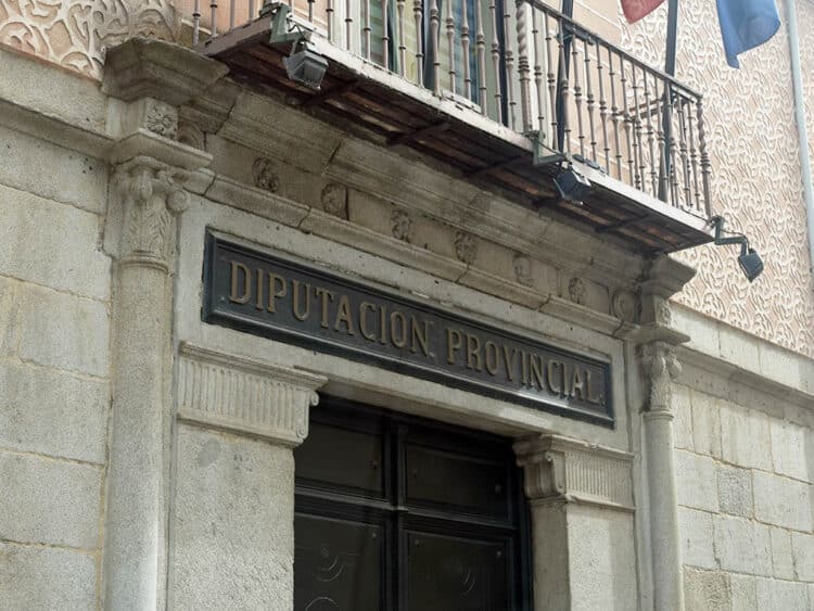 Fachada del Palacio Provincial de la Diputación de Segovia. / ROCÍO PARDOS
