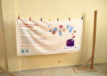 Cruz Roja presenta en El Espinar la exposición interactiva ‘Mucha Tela… Hilando un futuro sostenible’ / CRUZ ROJA