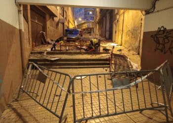 Edificio de la calle Diego Acebes tras la explosión.