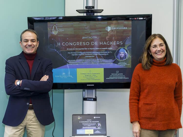 El CEO de Cibersegura, Abel Gómez, y la secretaria general de la FES, Beatriz Escudero. / NACHO VALVERDE - ICAL