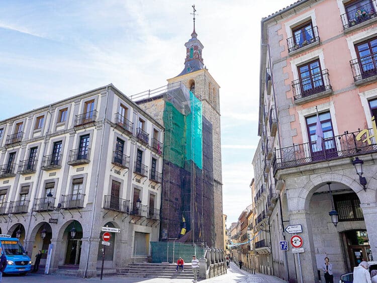La iglesia de San Miguel, de obras. / HÉCTOR CRIADO