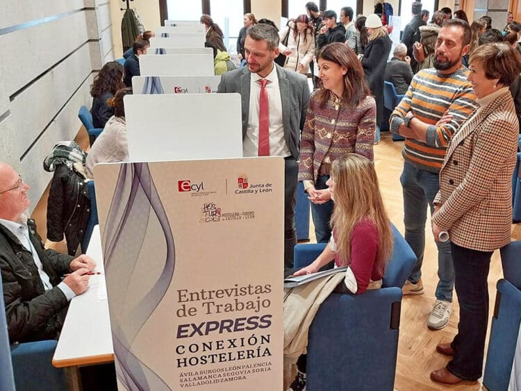 El Servicio Público de Empleo convoca a cerca de 900 demandantes en la jornada ‘Conexión Hostelería’ 1 Jornada 'Conexión Hostelería'. / JCYL