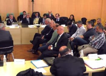 La sentencia también absuelve a las aseguradoras y a la propia empresa de su responsabilidad civil.