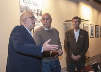 Guillermo Herrero, Miguel Ángel de Vicente y Rafael Cantalejo presentan el libro o 'El archivo fotográfico de Eduardo Rodera'. / KAMARERO
