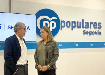 Los senadores del PP por Segovia Juan José Sanz Vitorio y María Ángeles García. / PP