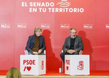 Carlos Martínez y Juan Espadas, en la Jornada 'El Senado en tu territorio' en Segovia. / ICAL - NACHO VALVERDE