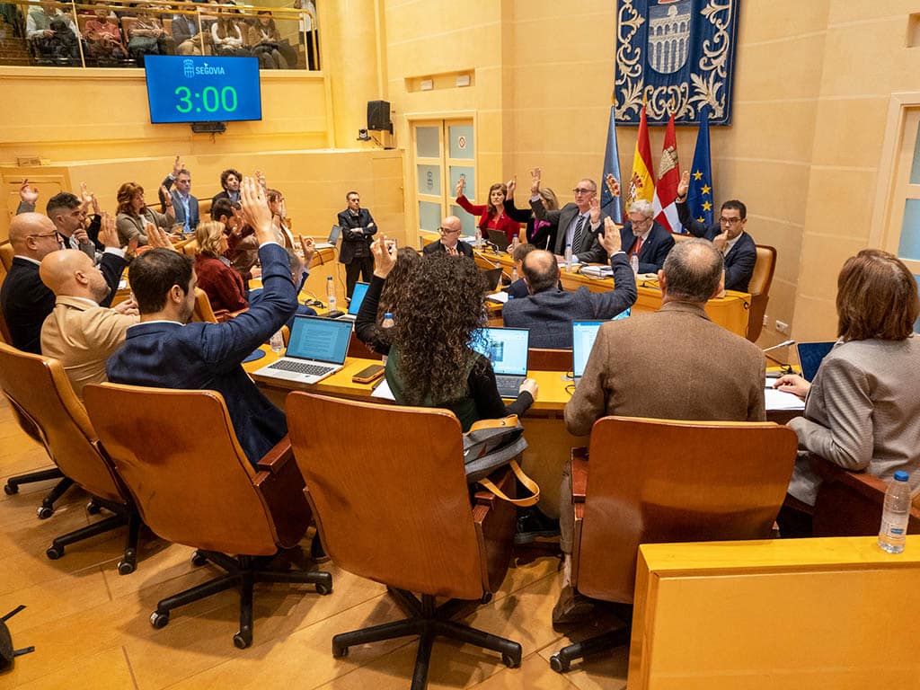 Votación del Pleno del Ayuntamiento de Segovia. / Héctor Criado