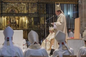 Predicación del Obispo desde su cátedra.