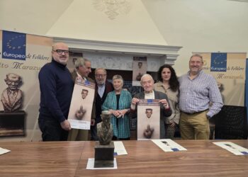 Foto de familia tras el fallo. /AYUNTAMIENTO DE SEGOVIA