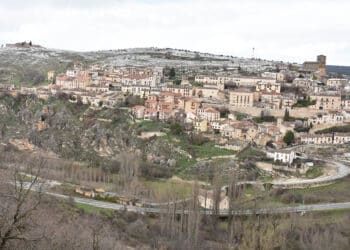 Vista de Sepúlveda, con nieve. / A.M.