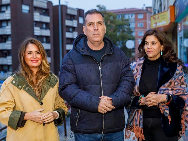 Samuel Vázquez critica el “abandono” del Gobierno a los funcionarios de prisiones 1 Susana Suárez, Samuel Vázquez y Fuencisla Arévalo. / NACHO VALVERDE - ICAL