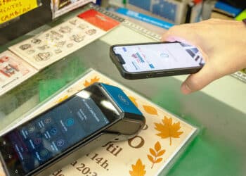 Empleo de las tarjetas Impulsa Segovia. / Héctor Criado