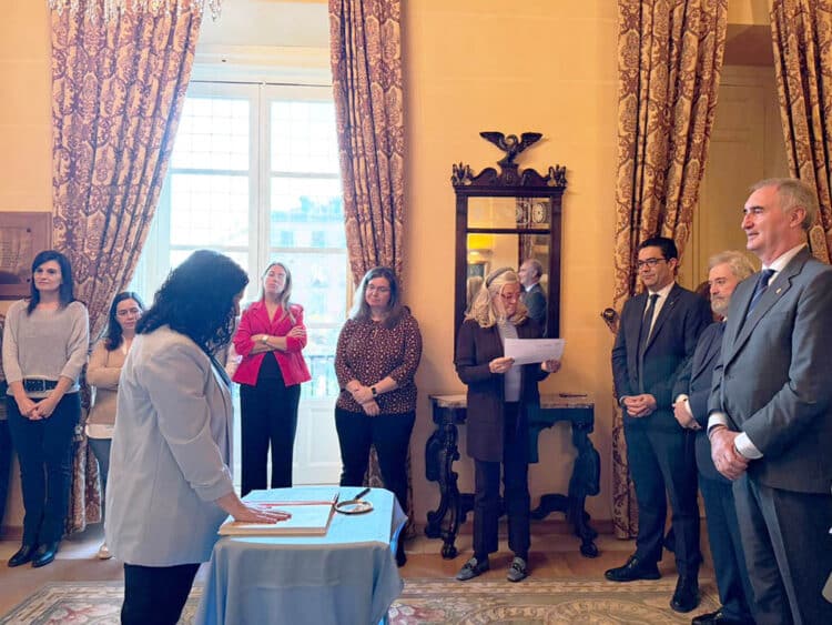 Toma de posesión de 18 auxiliares administrativos en el Ayuntamiento de Segovia. / A.S.