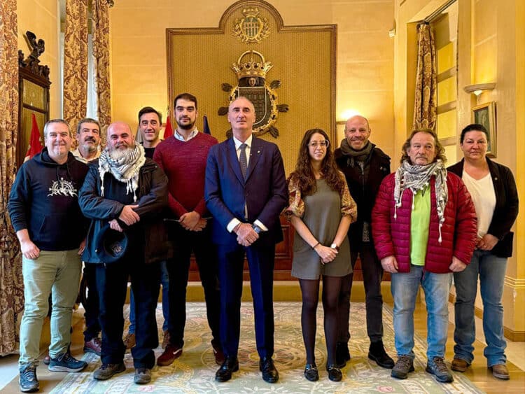 Ocho oficiales de jardinería toman posesión en el Ayuntamiento de Segovia 1 Toma de posesión de ocho oficiales de jardinería. / AYUNTAMIENTO DE SEGOVIA