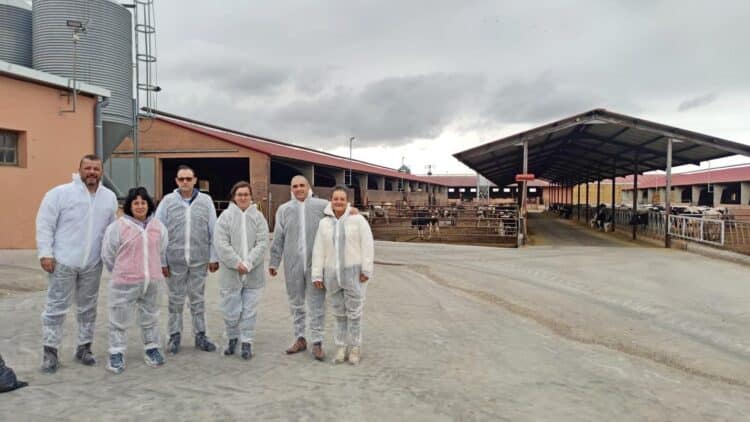 Visita a la Granja Carraotones en Escalona del Prado / JCYL