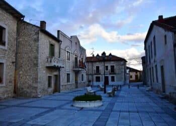 Foto de archivo. Plaza de la localidad / E.A.