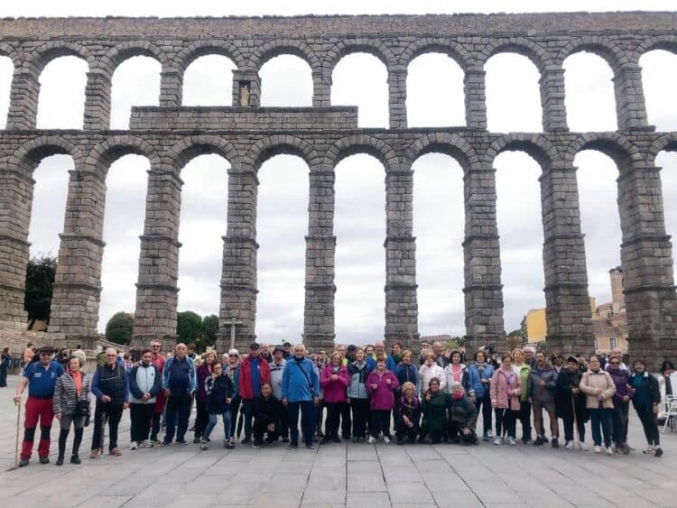 Segovia y San Bartolomé de Tirajana celebran tres décadas de hermandad 1 Medio centenar de segovianos participó en la VI edición de la Marcha de San Frutos, organizada por la Asociación Cultural y Deportiva Andariegos Segovianos. / HÉCTOR CRIADO