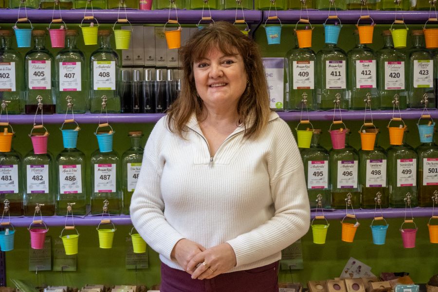 Ángeles Morato Arranz, propietaria de ‘La Botica de los Perfumes’. H.C.